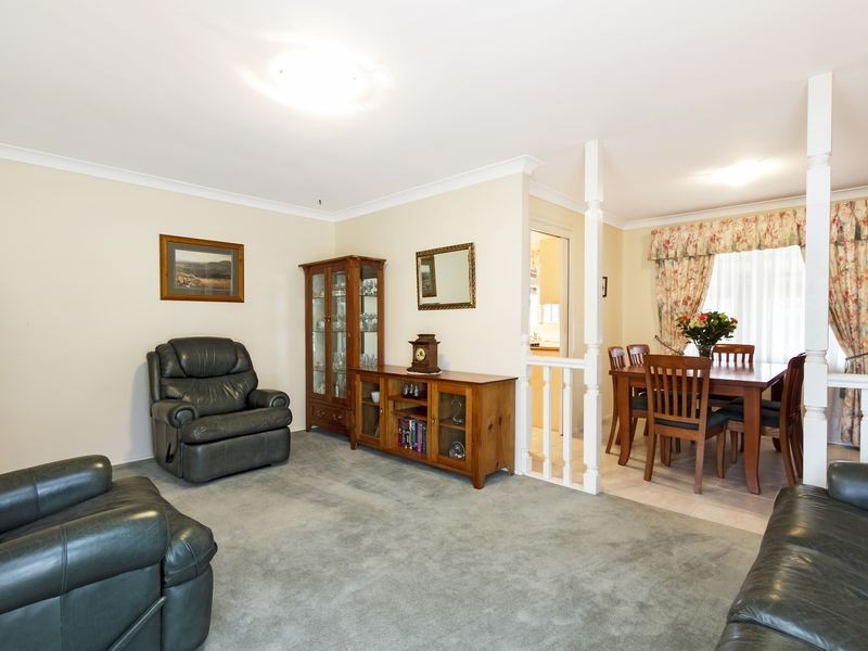 11 Greenmeadows Crescent, Toongabbie NSW 2146