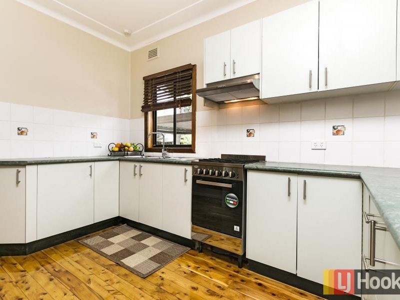 10 Preston Road, Old Toongabbie NSW 2146