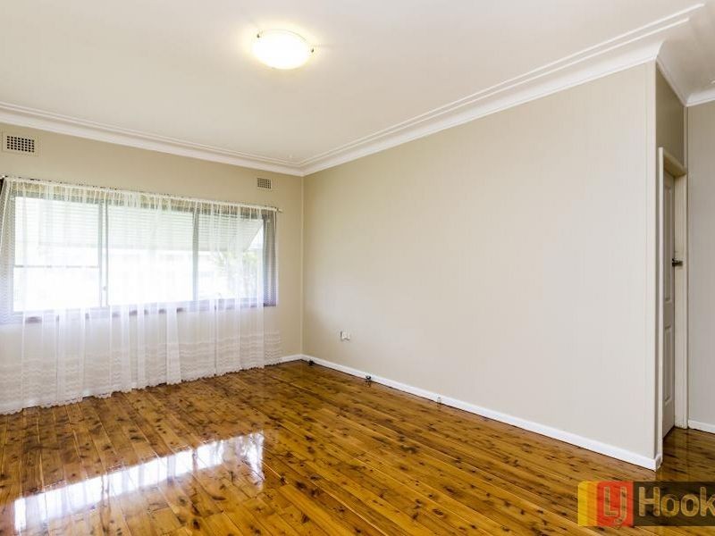 10 Preston Road, Old Toongabbie NSW 2146