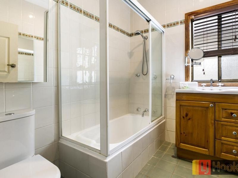 10 Preston Road, Old Toongabbie NSW 2146