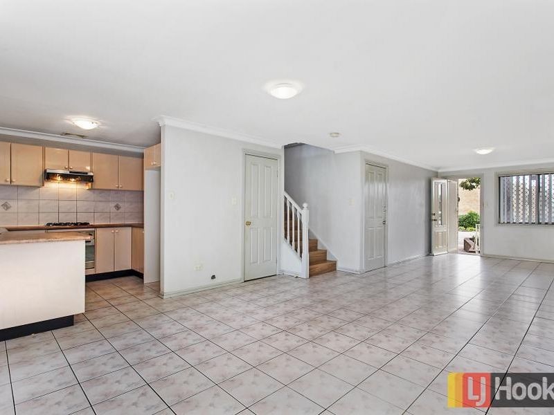 2/39-41 Metella Road, Toongabbie NSW 2146