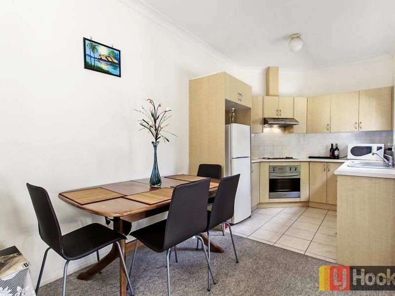 2/61 Targo Road, Girraween NSW 2145