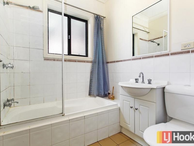 2/61 Targo Road, Girraween NSW 2145