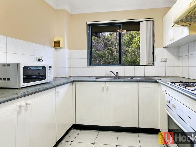 24/245 Targo Road, Toongabbie NSW 2146