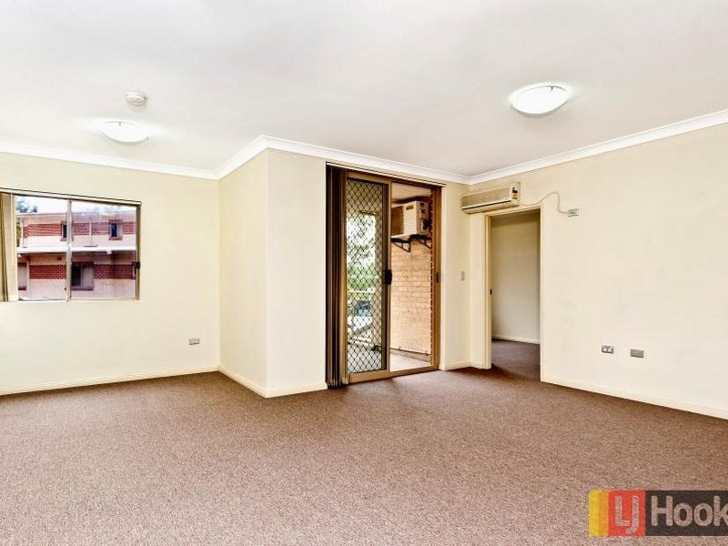 21/2 Wentworth Avenue, Toongabbie NSW 2146