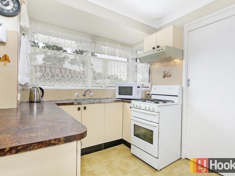 23 Orleans Crescent, Toongabbie NSW 2146