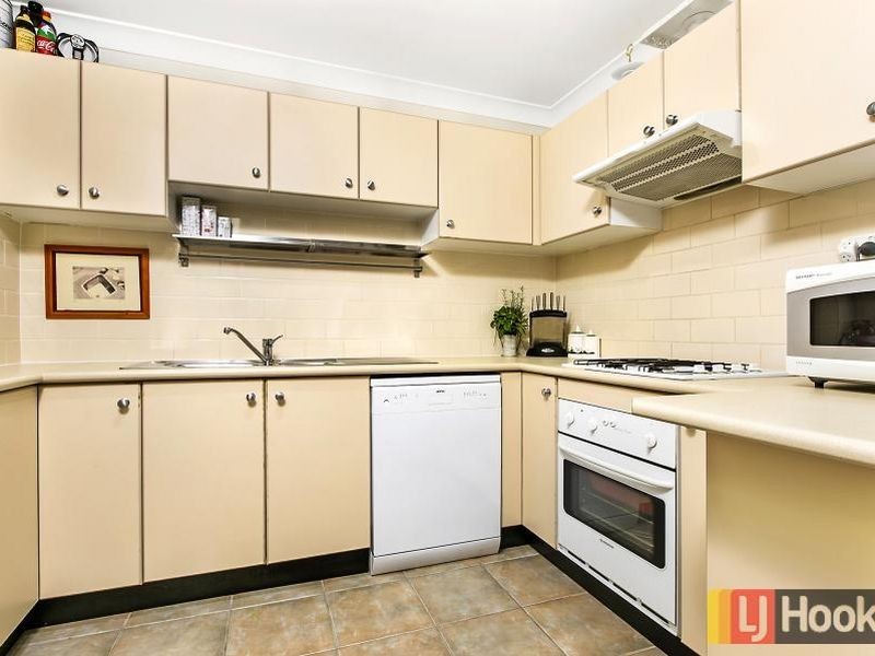 15/240 Targo Road, Toongabbie NSW 2146