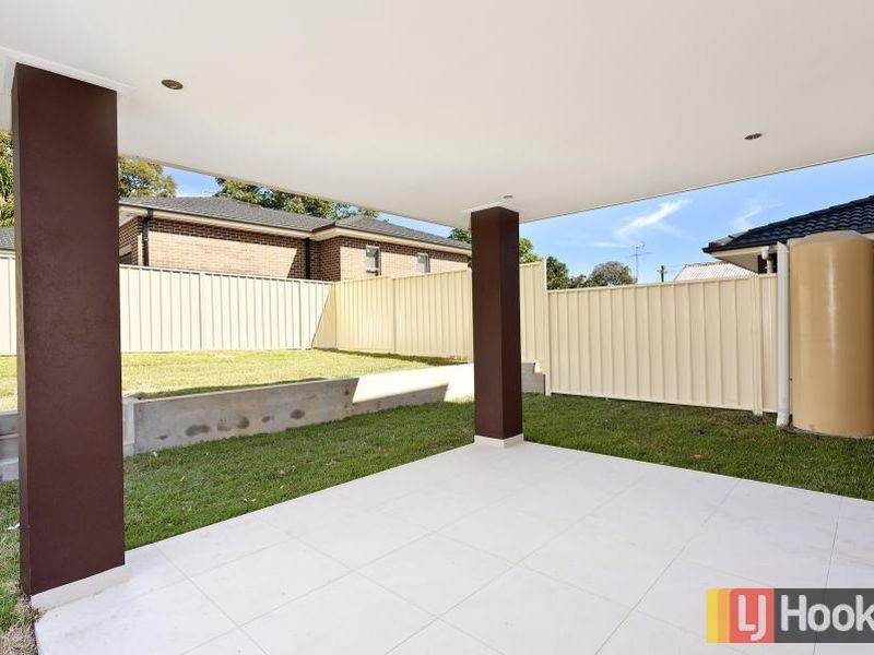 2/55 Oramzi Road, Girraween NSW 2145