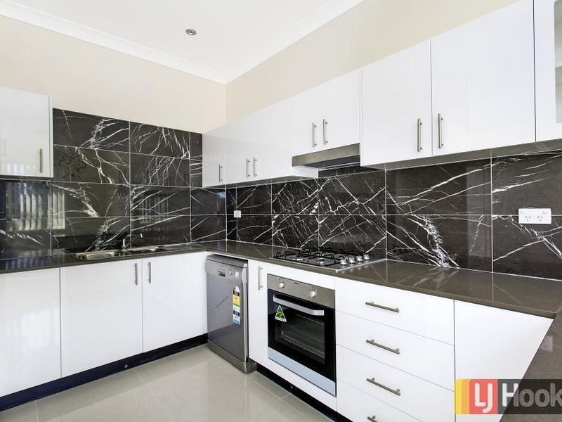 4/55 Oramzi Road, Girraween NSW 2145