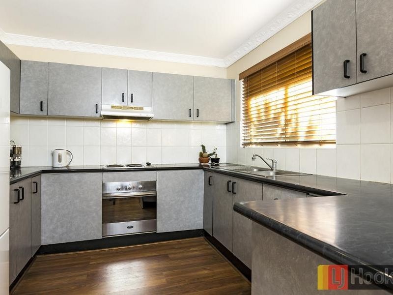 4/187 Targo Road, Girraween NSW 2145