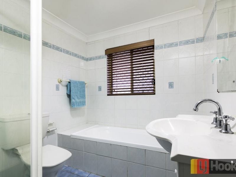 4/187 Targo Road, Girraween NSW 2145