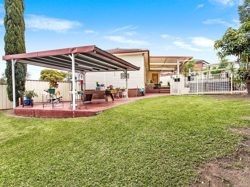 2 Potter Street, Old Toongabbie NSW 2146