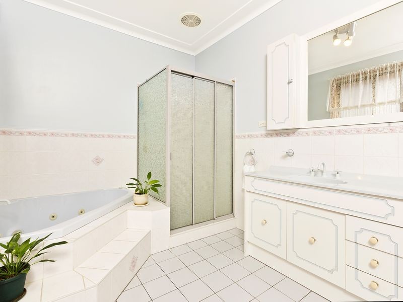 6 Cluden Close, Toongabbie NSW 2146