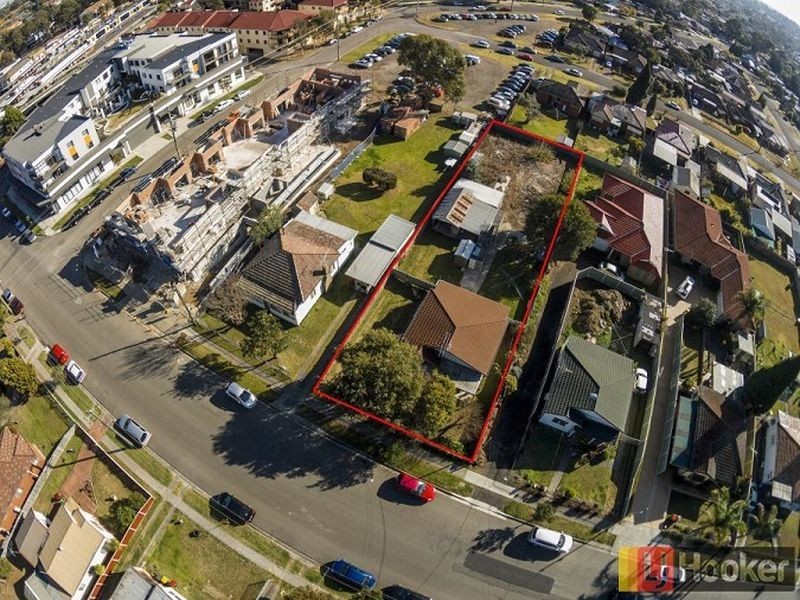 8 Barangaroo Road, Toongabbie NSW 2146