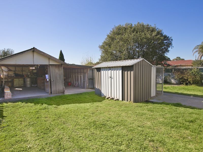 8 Barangaroo Road, Toongabbie NSW 2146