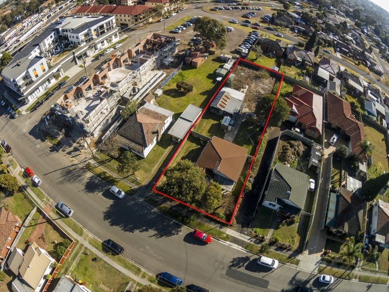 8 Barangaroo Road, Toongabbie NSW 2146