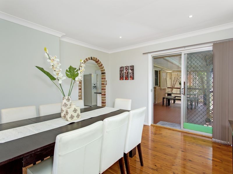 19 Valencia Crescent, Toongabbie NSW 2146