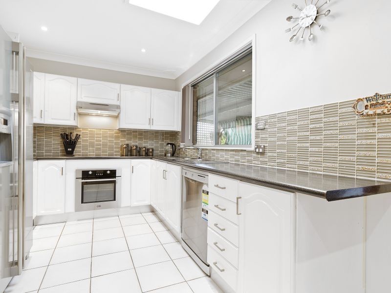 19 Valencia Crescent, Toongabbie NSW 2146