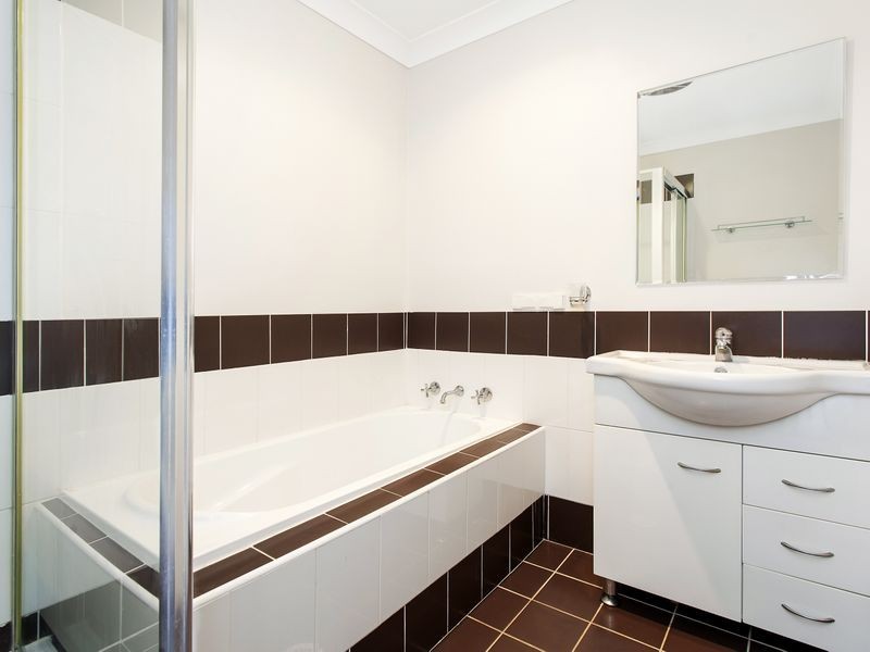 6 Memphis Crescent, Toongabbie NSW 2146