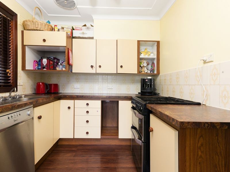 8 Henson Street, Toongabbie NSW 2146