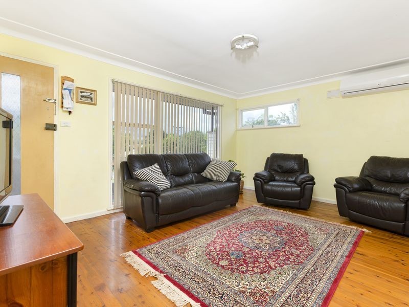 8 Henson Street, Toongabbie NSW 2146