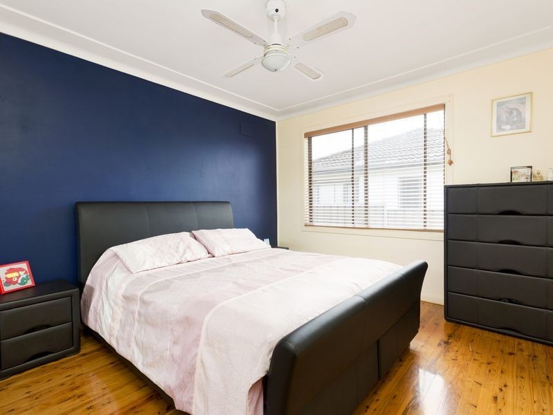 8 Henson Street, Toongabbie NSW 2146