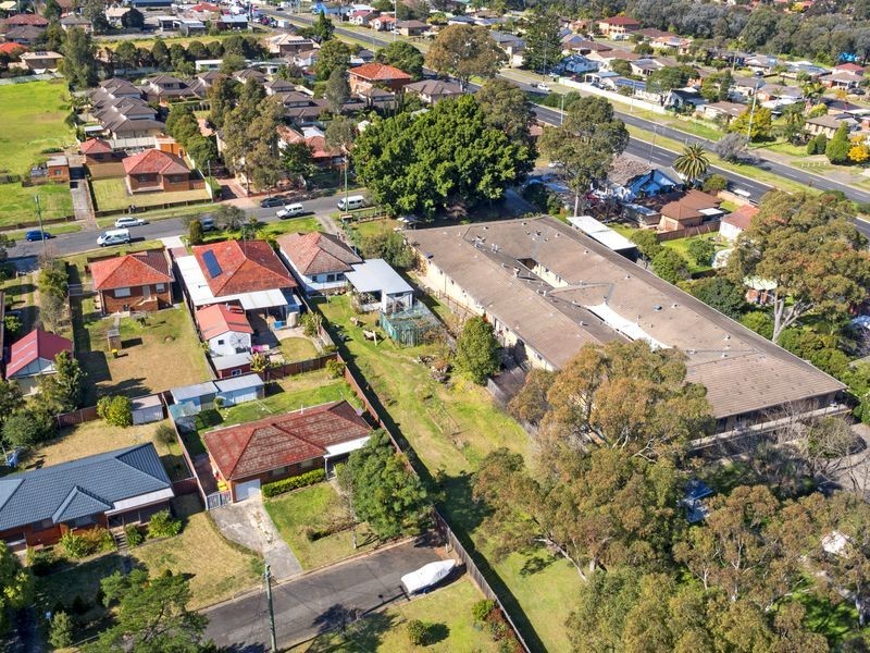 6 Wyena Road, Pendle Hill NSW 2145