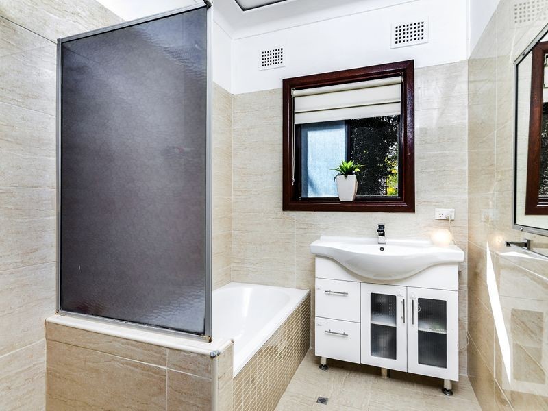 7 Portia Road, Toongabbie NSW 2146