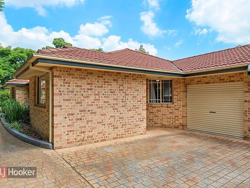 2/24 Girraween Road, Girraween NSW 2145