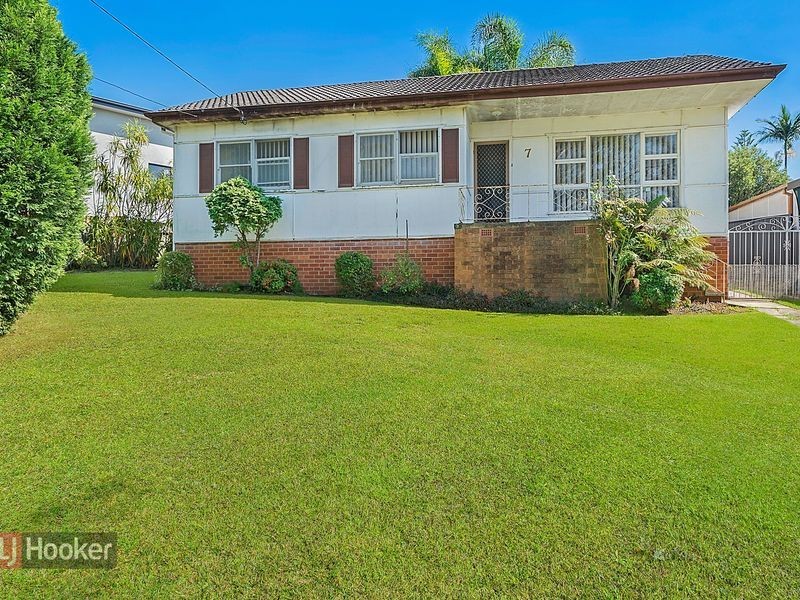 7 Chalmers Crescent, Old Toongabbie NSW 2146