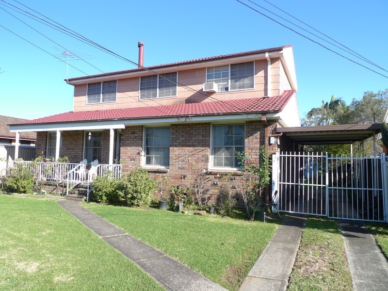 5 Greenmeadows Crescent, Toongabbie NSW 2146