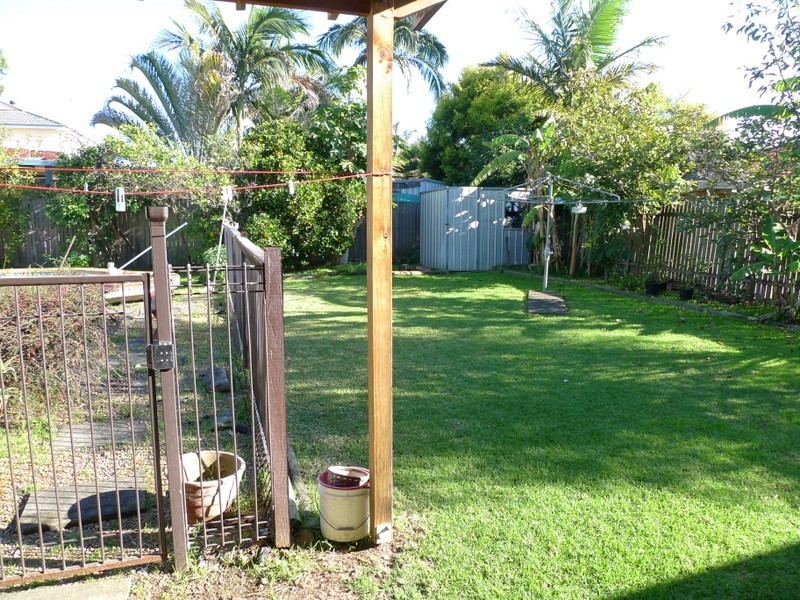 5 Greenmeadows Crescent, Toongabbie NSW 2146