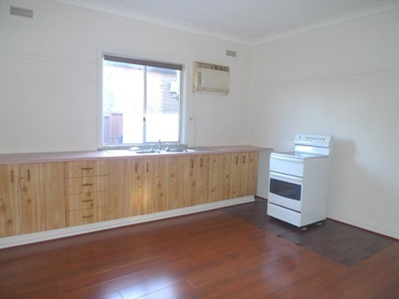 33 Oatlands Street, Wentworthville NSW 2145