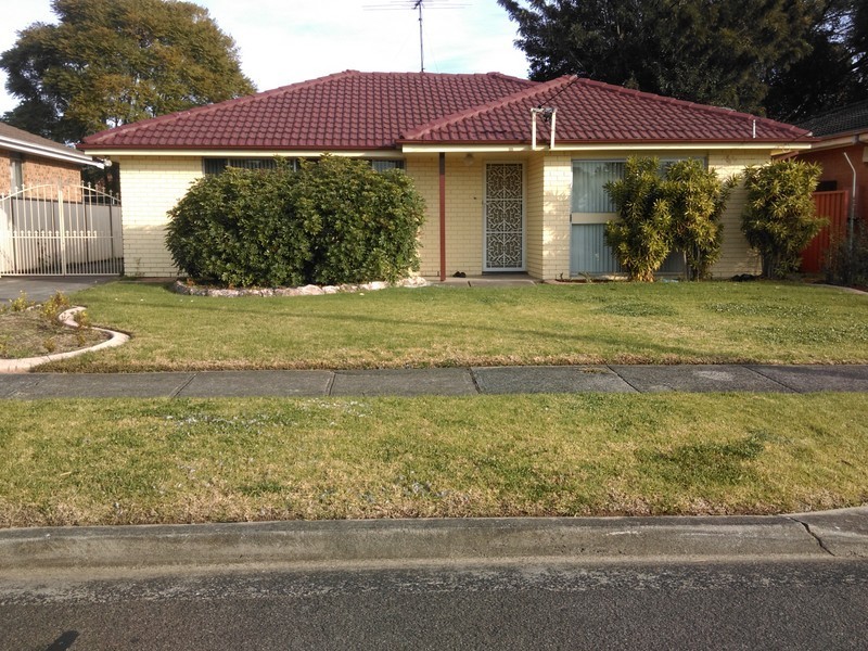 14 Tucks Road, Toongabbie NSW 2146