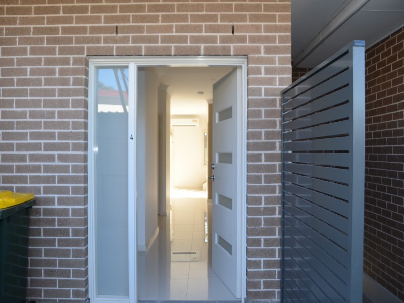 4/17 Carinya Road, Girraween NSW 2145