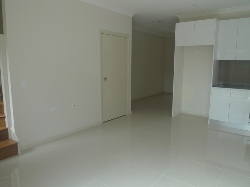 4/17 Carinya Road, Girraween NSW 2145