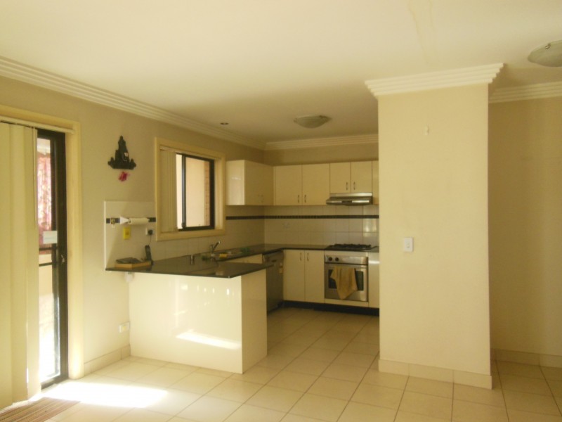 2/1 Marcia Street, Toongabbie NSW 2146