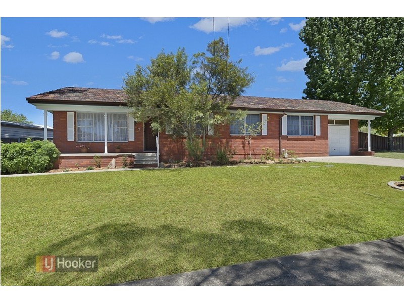 7 Valencia Crescent, Toongabbie NSW 2146