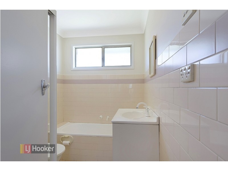 7 Valencia Crescent, Toongabbie NSW 2146