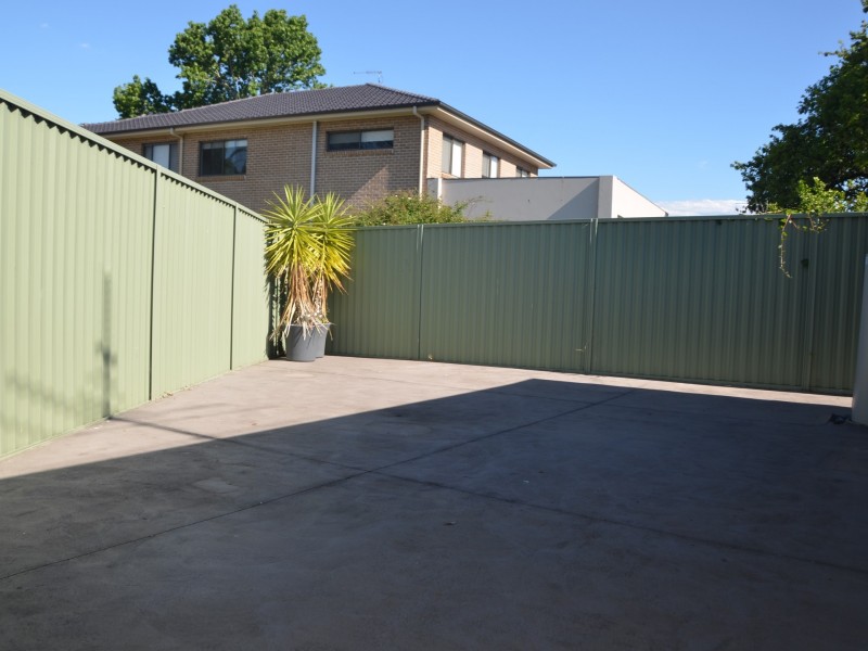 2/12 Fearn Street, Toongabbie NSW 2146