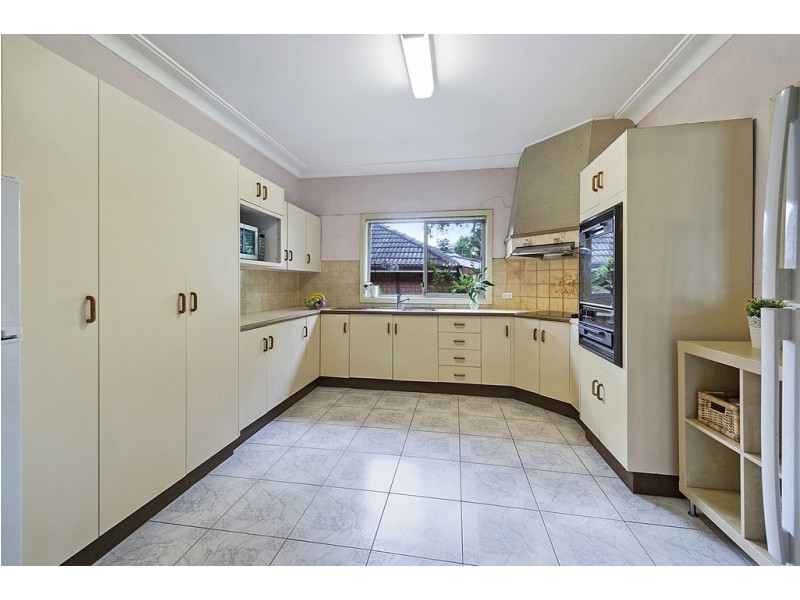 11 Fox Hills Crescent, Prospect NSW 2148