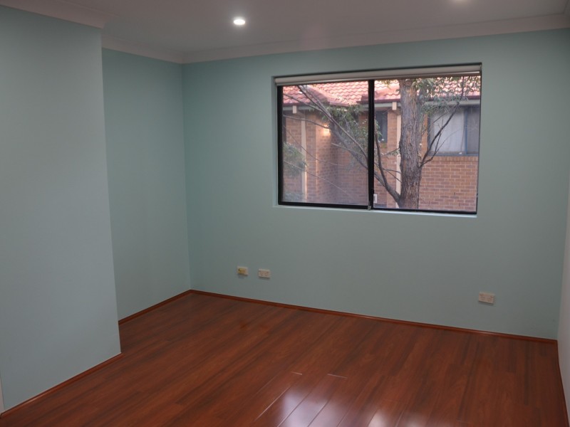 4/249 Targo Road, Toongabbie NSW 2146