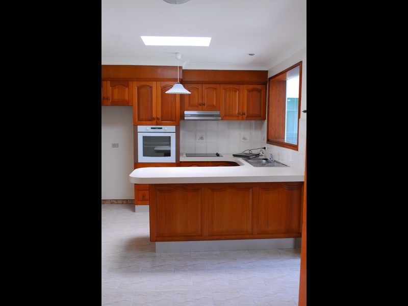 10 Paris Place, Toongabbie NSW 2146