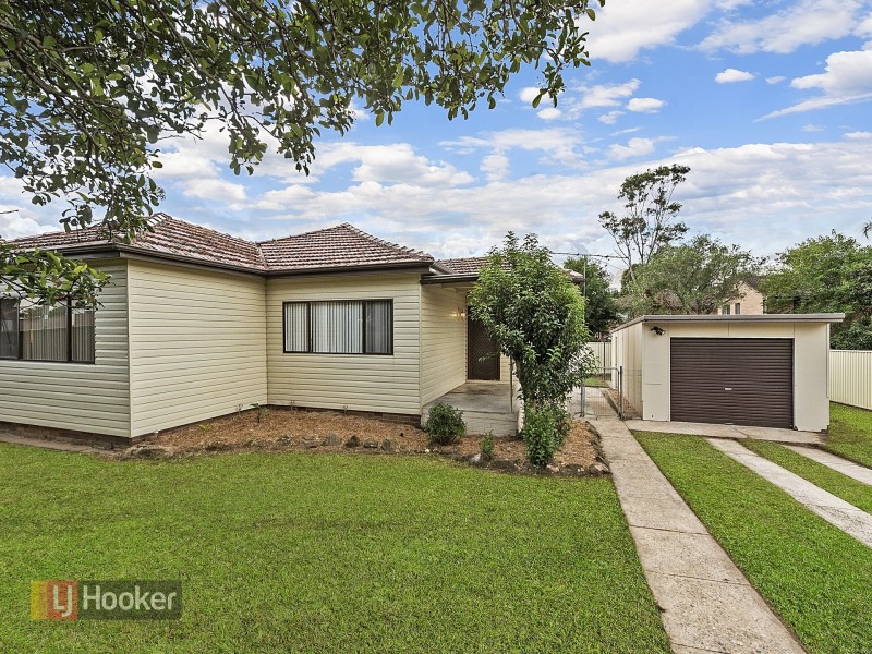 5 Portia Road, Toongabbie NSW 2146
