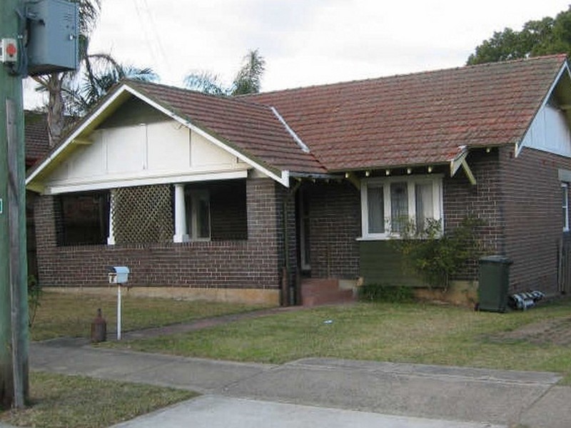 6 Britannia Avenue, Merrylands NSW 2160