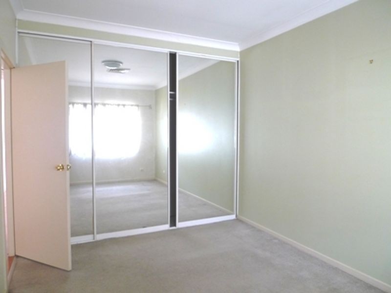 1/39 Woodlawn Drive, Toongabbie NSW 2146