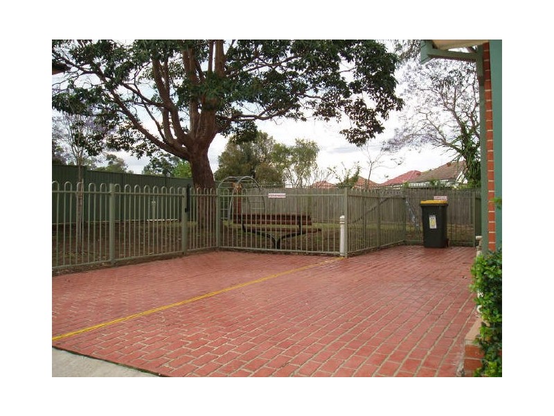 9/9-13 Valeria St, Toongabbie NSW 2146