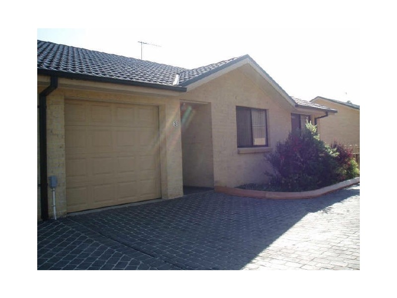 2/6 Dallas Place, Toongabbie NSW 2146