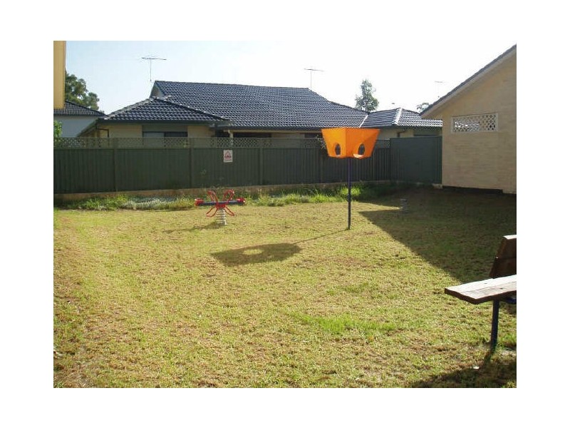 2/6 Dallas Place, Toongabbie NSW 2146