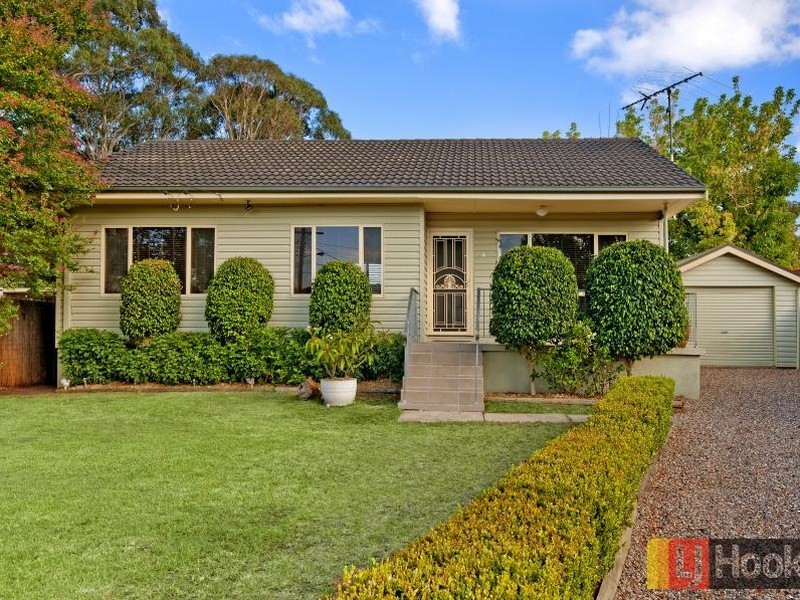 6 Harvey Place, Toongabbie NSW 2146